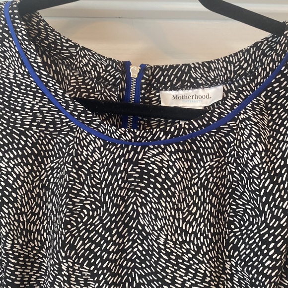 Motherhood Maternity silky top size Large - Picture 2 of 8